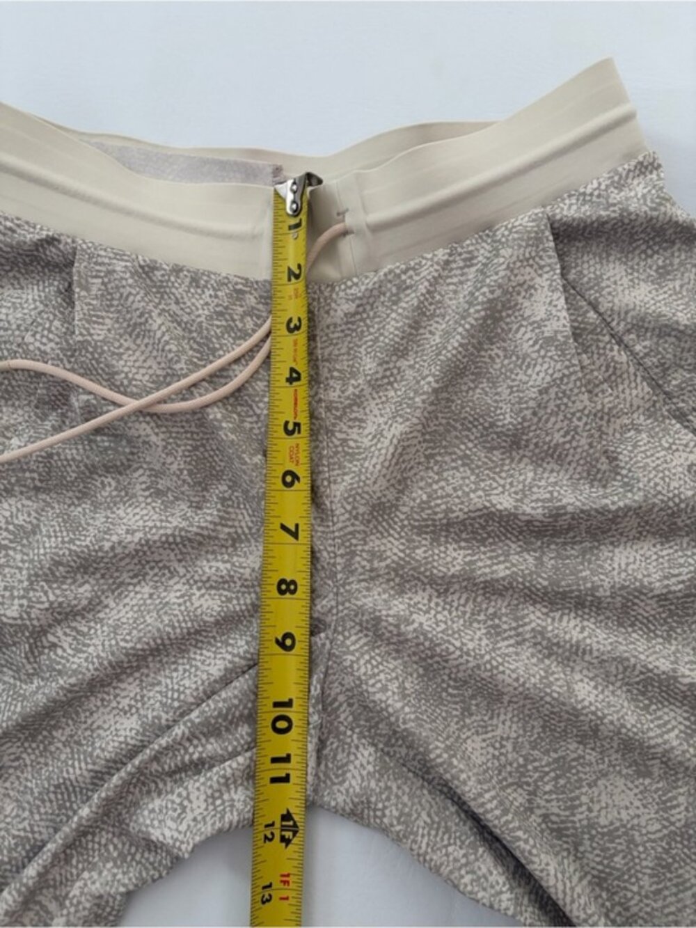 Athleta Women’s Pants Venture Printed Pants in a Viper Gray Joggers Size 4 Tall - Picture 12 of 15